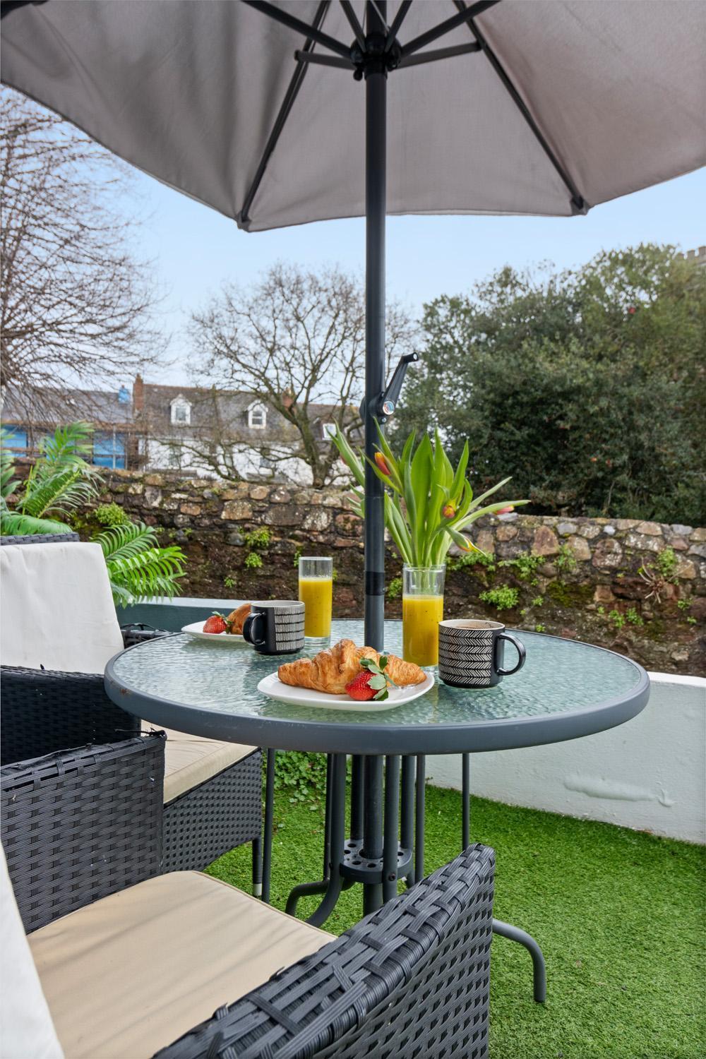 Stylish 2 Bed Apartment Near Beach, Parking, Wifi, Netflix Teignmouth Zewnętrze zdjęcie